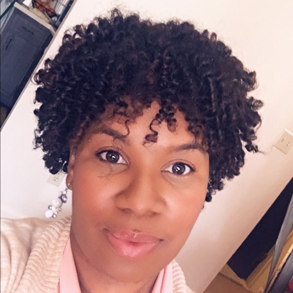 Meet your Posher, Yolanda